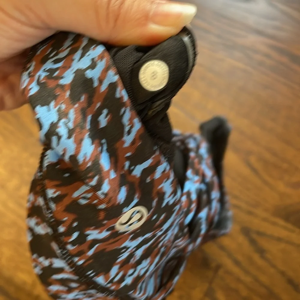 Lululemon Energy Bra *Medium Support, B–D Cups - Size 8 - Picture 4 of 4